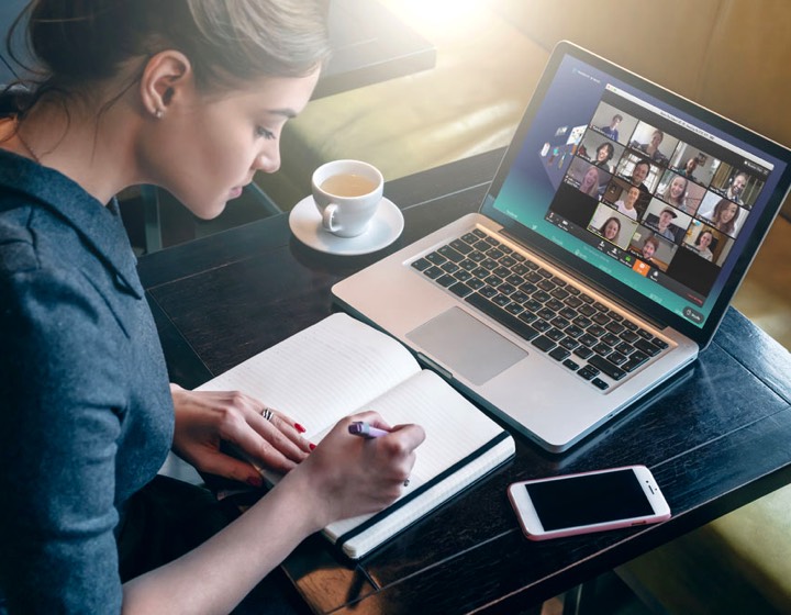 Du học online trở thành lựa chọn của nhiều học sinh.