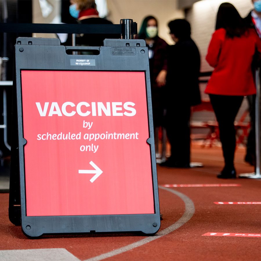 Vaccine được cung cấp tại Northeastern.