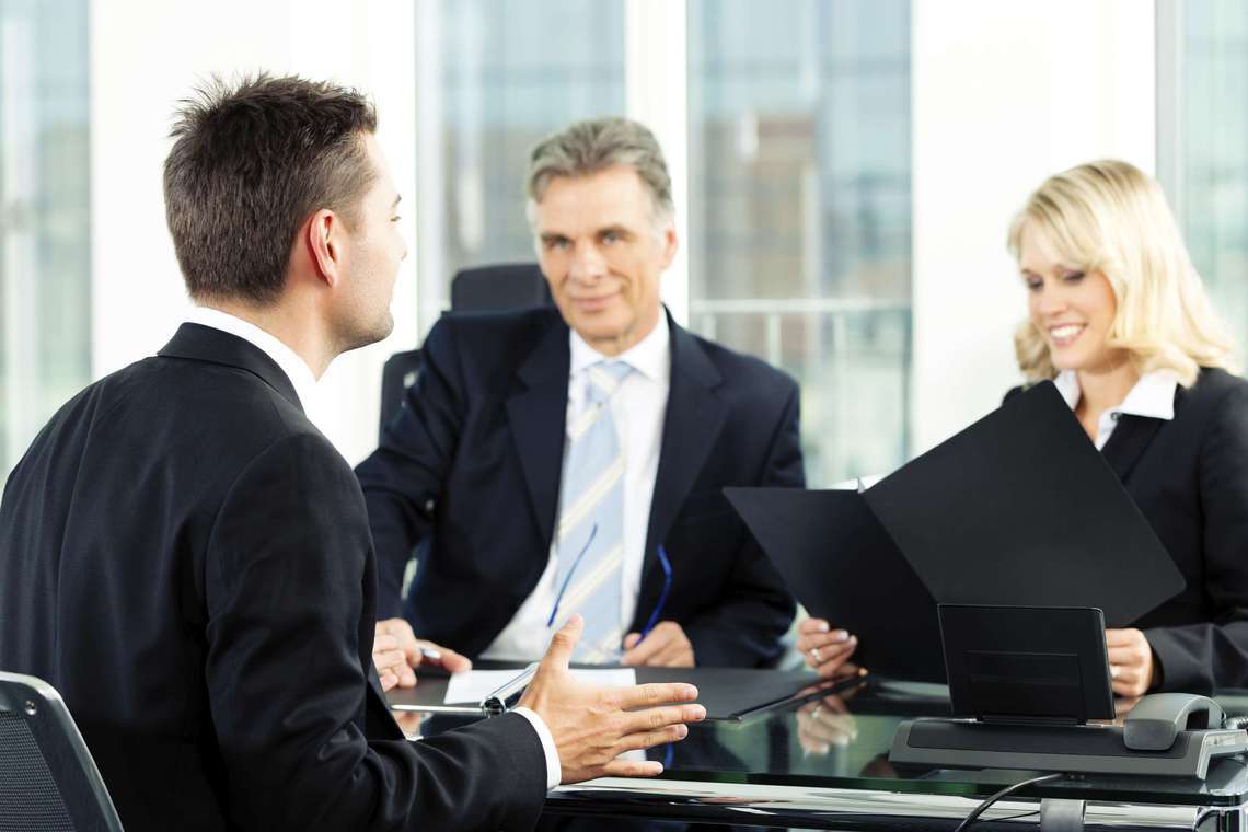 Du học sinh có thể tìm kiếm việc làm và định cư canada.